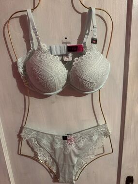 La SENZA 2 Cup Push Up Lace Underwire Bra & Panty Set - Baby Blue